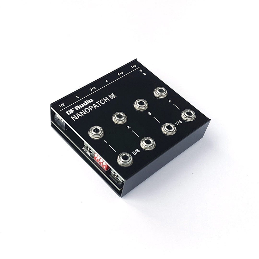 DF Audio Nanopatch M patchbay, vinklad vy