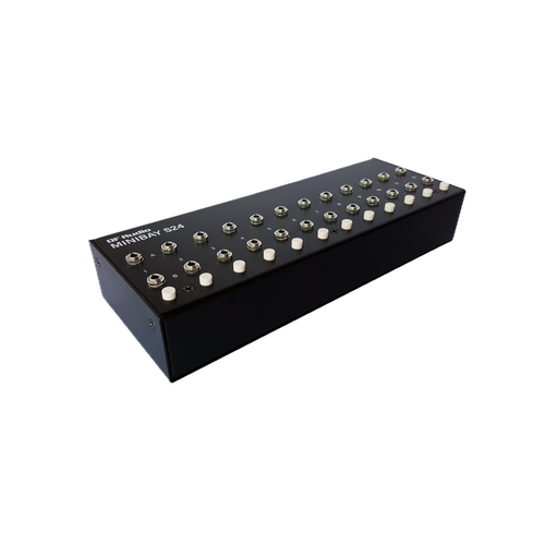 DF Audio Minibay S24 patchbay, vinklad vy