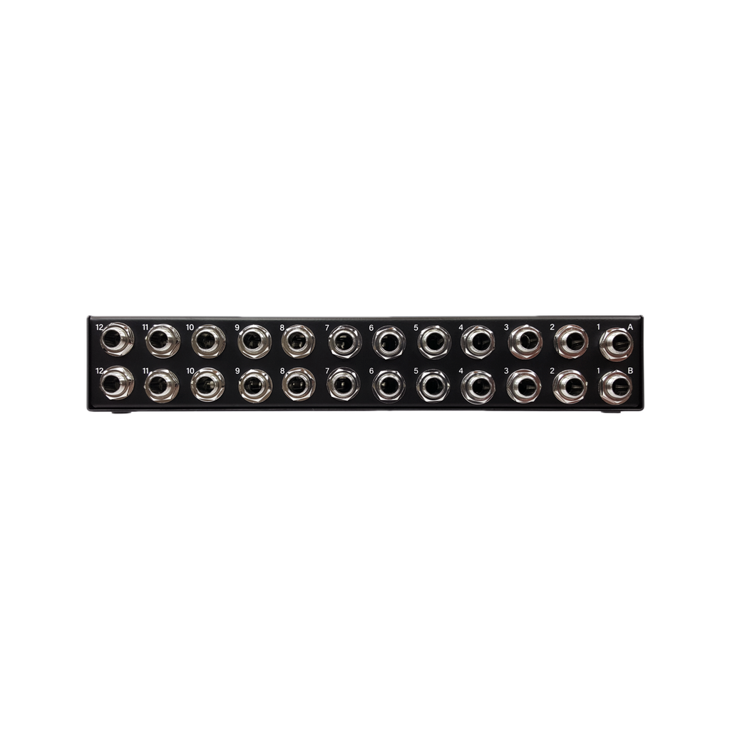 DF Audio Minibay S24 -patchbay, takapaneeli